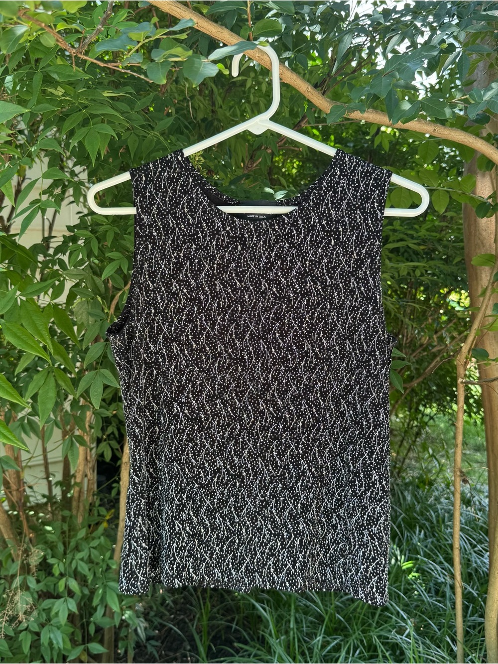 Vintage Black & White Sleeveless Knit Top